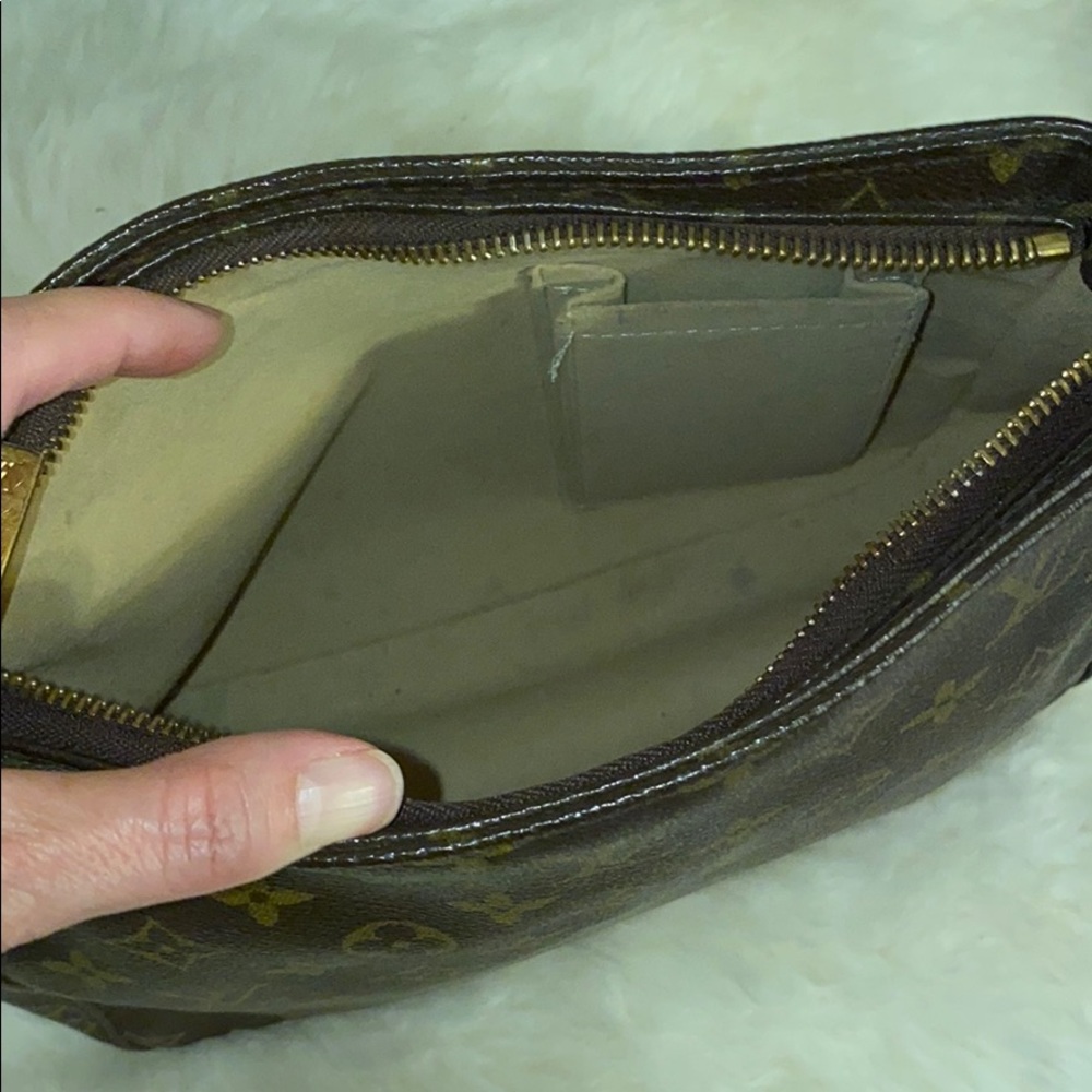 Louis Vuitton looping handbag - Picture 3 of 10